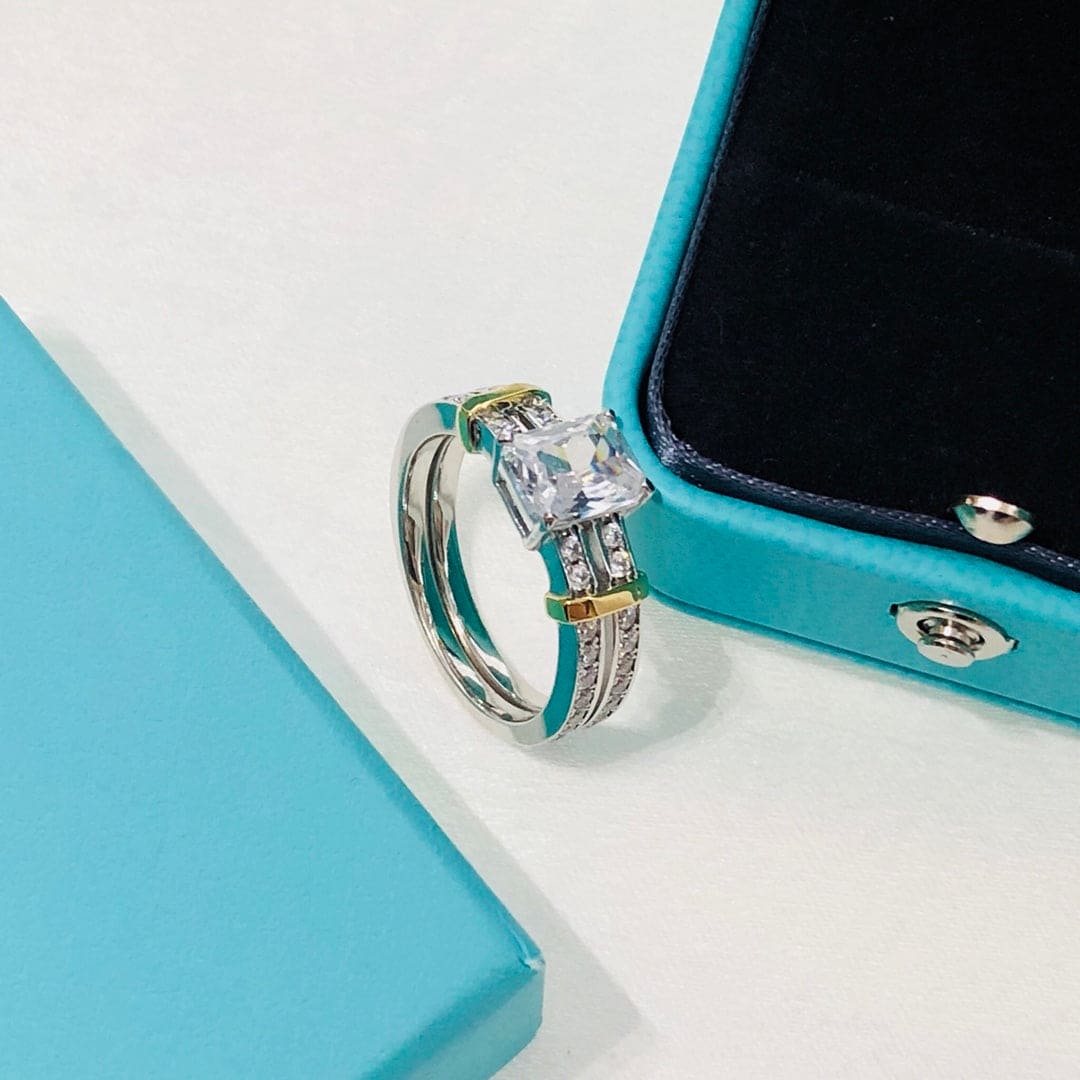 18K T Diamonds Ring