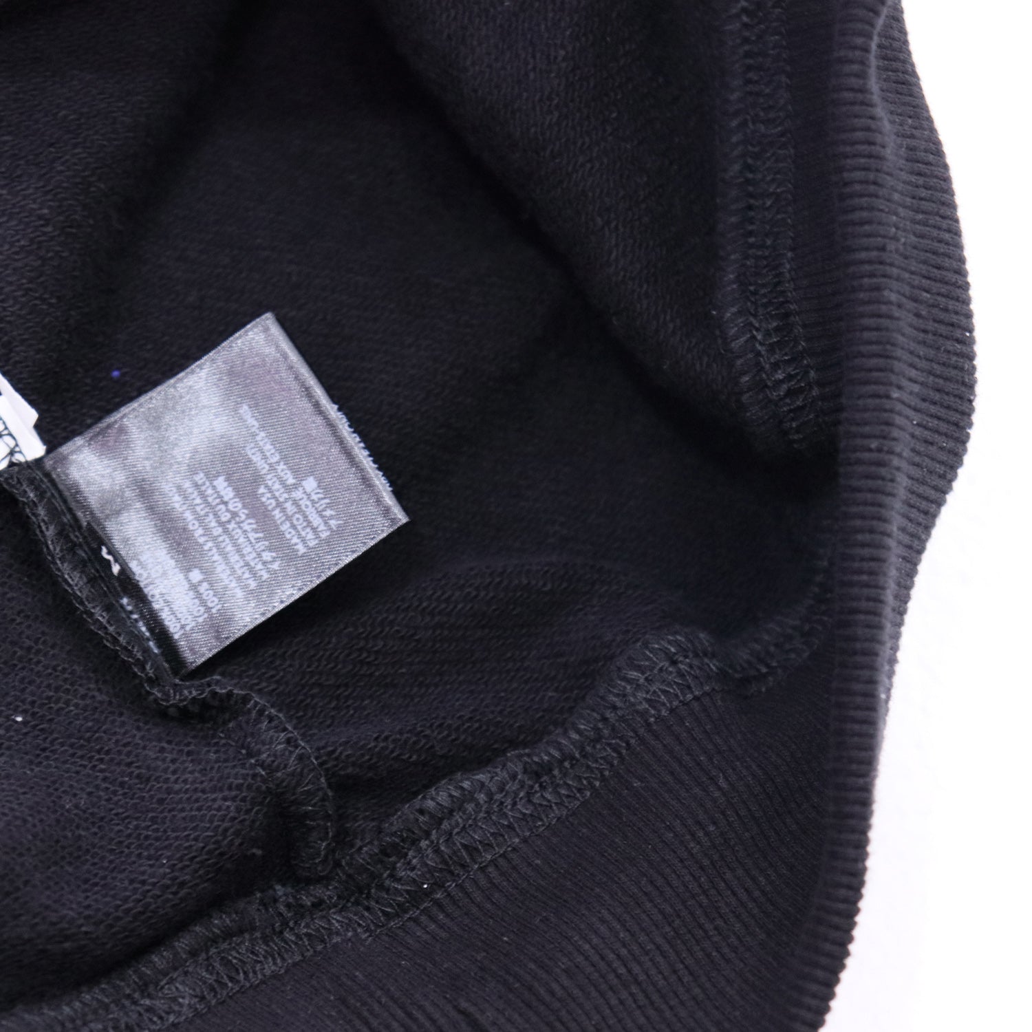 AMRI Hoodies