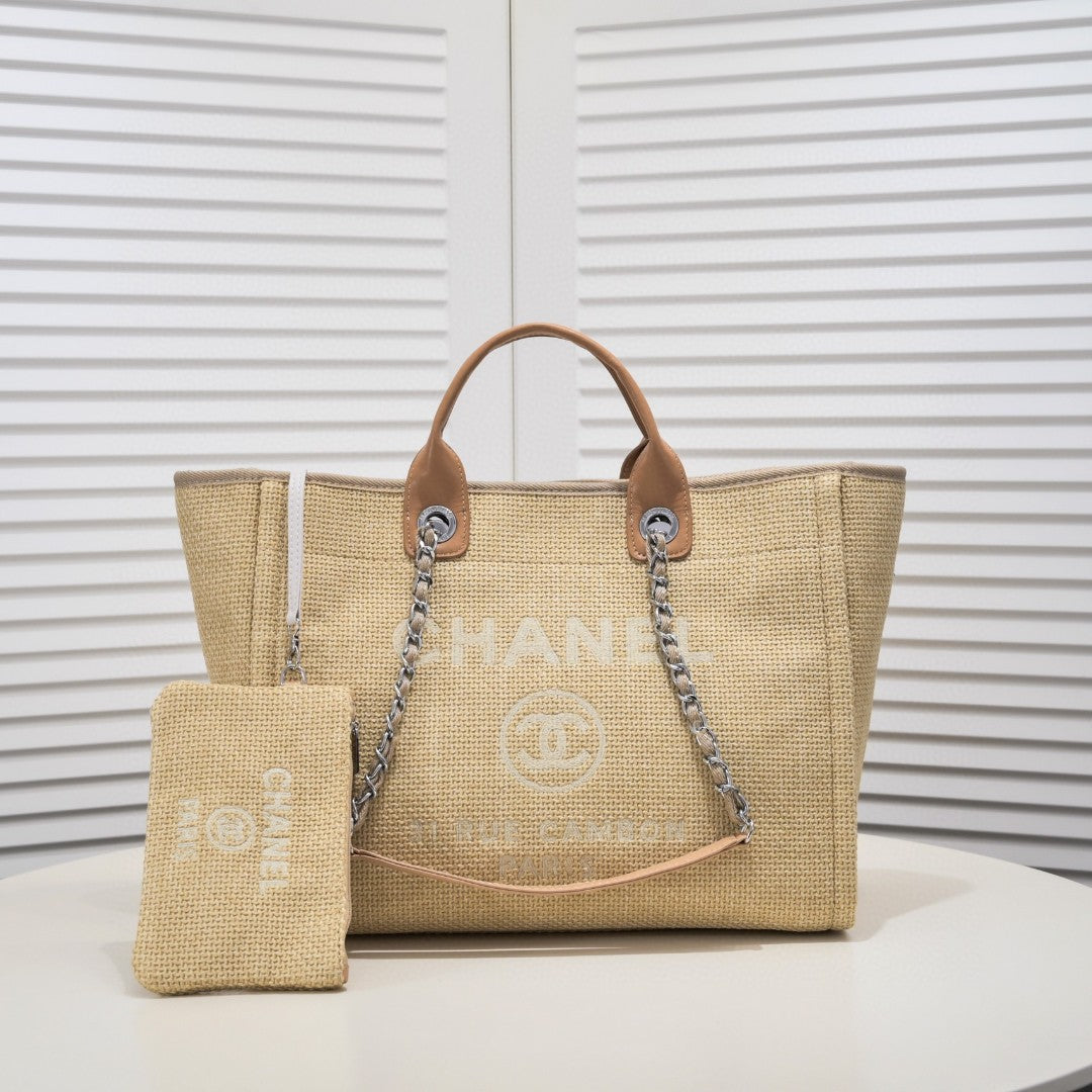 C h a n e l tote