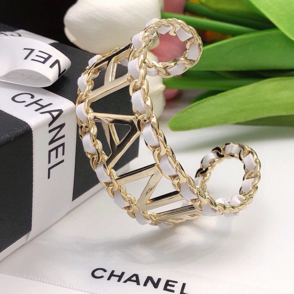 18K CC Vintage Pearl Cuff Bracelet