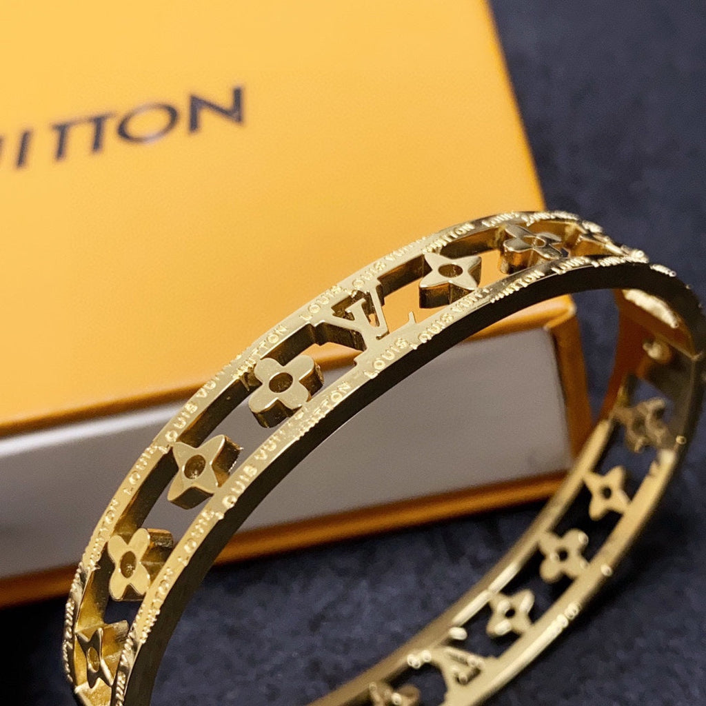 18K Louis Crystal Hollow Bracelet