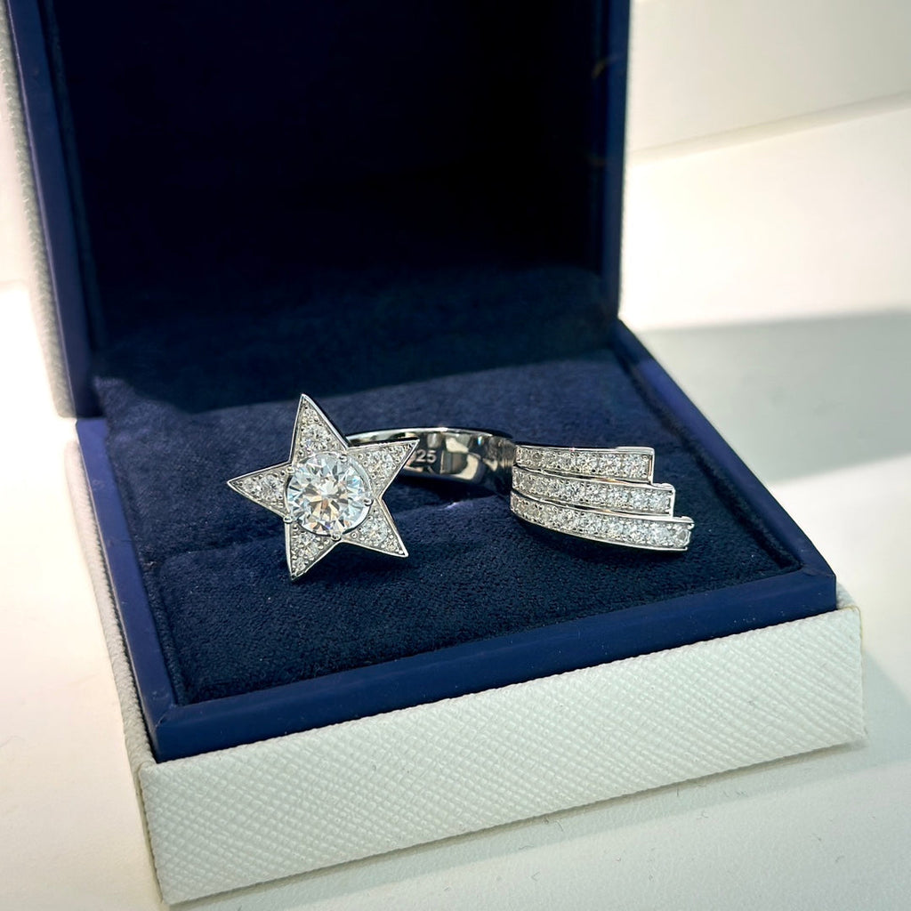 18K CC Comete Diamonds Ring